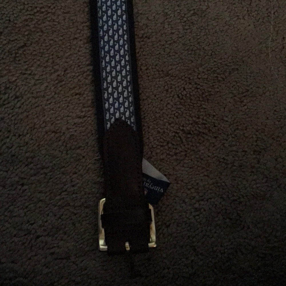 Blue vineyard vines belt